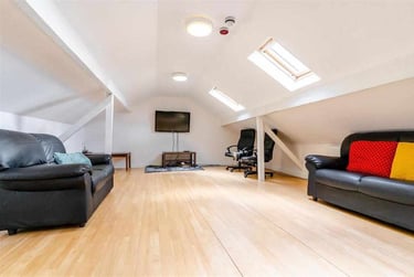 3 bed flat, Bristol Road, Selly Park, Birmingham, B296BE - Image 2