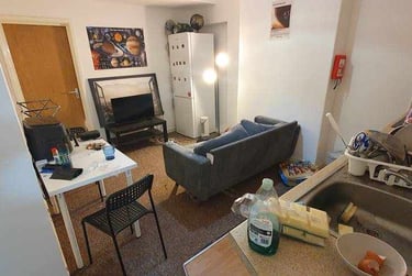 1 bed flat, 1, Adamstown, Cardiff, CF240EW - Image 1
