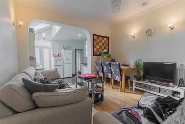 3 bed flat, Milner Road, Selly Park, Birmingham, B297RL - Image 2