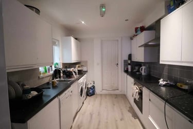 6 bed house, Cathays, Cardiff, CF244EX - Image 2