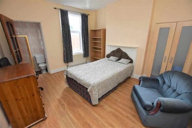4 bed flat, Station Road, Harborne, Birmingham, B179LX - Image 4