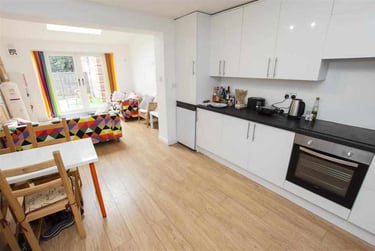 5 bed house, Exeter Road, Selly Park, Birmingham, B296EU - Image 2