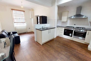 5 bed house, New Street, Highfields, Leicester, LE15NR - Image 1