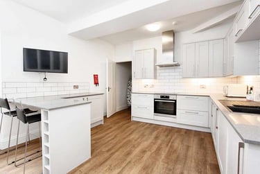 3 bed flat, Magdalen Street, City Centre, Exeter, EX24HY - Image 3