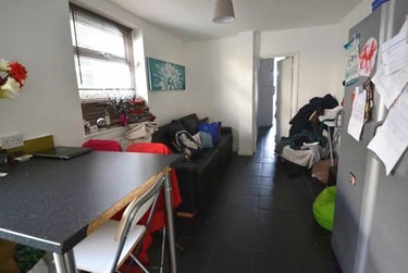 6 bed house, Cathays, Cardiff, CF244HS - Image 2
