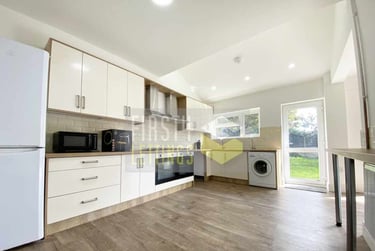 6 bed house, Greenhill Road, Clarendon Park, Leicester, LE23DJ - Image 2