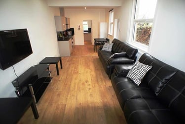 7 bed house, Cathays, Cardiff, CF103EE - Image 1