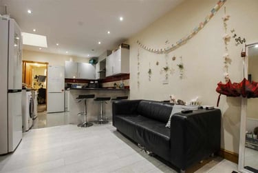 6 bed house, Tiverton Road, Selly Park, Birmingham, B296DB - Image 1