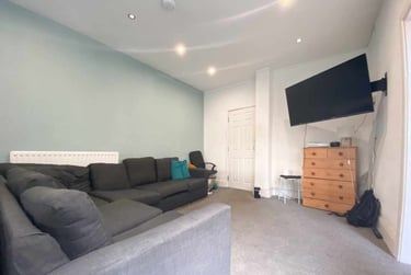 5 bed house, Cathays, Cardiff, CF244HW - Image 2