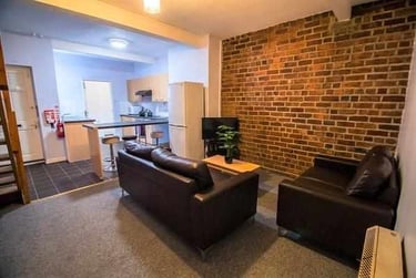3 bed flat, Ecclesall Road, Sharrowvale, Sheffield, S118PG - Image 2