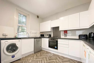 6 bed house, Cathays, Cardiff, CF103EH - Image 2