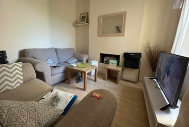 4 bed house, Cathays, Cardiff, CF244EQ - Image 1