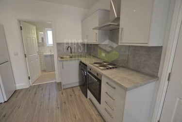 1 bed studio, Brentwood Road, Clarendon Park, Leicester, LE26AD - Image 1