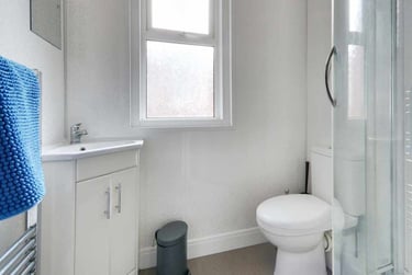 5 bed house, Priory Road, Mount Pleasant, Exeter, EX47AP - Image 12