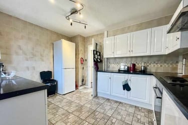 4 bed house, Scarnell Road, Earlham, Norwich, NR58HT - Image 1