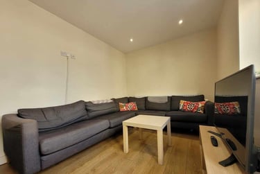 7 bed house, Cathays, Cardiff, CF244BZ - Image 2