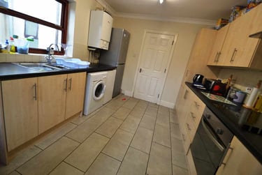 5 bed house, Cathays, Cardiff, CF244JJ - Image 2