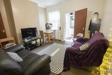 4 bed house, Ripple Road, Stirchley, Birmingham, B302RB - Image 2