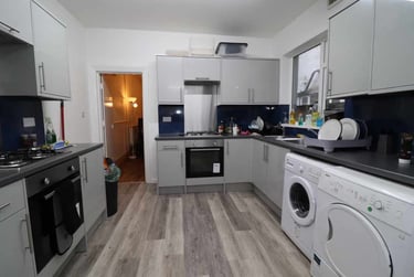 6 bed house, Cathays, Cardiff, CF103EG - Image 2