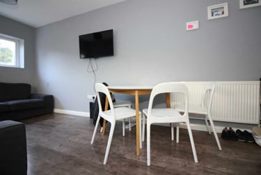 7 bed house, Cathays, Cardiff, CF244JG - Image 3