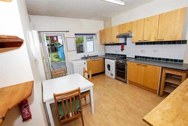 2 bed house, Lottie Road, Selly Park, Birmingham, B296JZ - Image 2