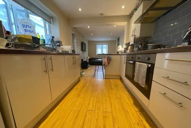 6 bed house, Cathays, Plasnewydd, Cardiff, CF244BN - Image 1