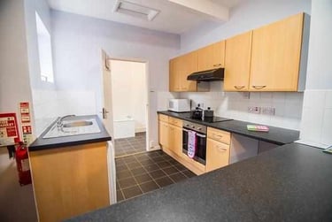 3 bed flat, Ecclesall Road, Sharrowvale, Sheffield, S118PG - Image 5