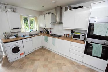 6 bed flat, Hubert Road, Selly Park, Birmingham, B296ER - Image 2