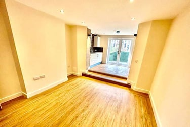 4 bed house, Cemetery Road, Sharrow, Sheffield, S118FR - Image 2