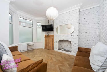 6 bed house, Ruskin Avenue Manchester, Rusholme, Manchester, M144DQ - Image 1