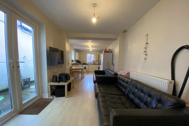 6 bed house, Cathays, Cardiff, CF244HR - Image 2