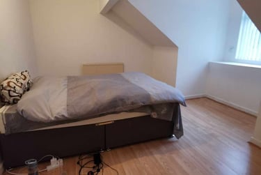 2 bed house, Carlton Terrace, Mount Pleasant, Swansea, SA16AE - Image 1