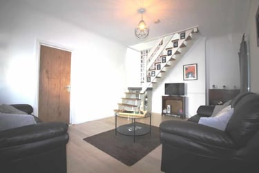 4 bed house, Cathays, Cardiff, CF244PB - Image 1