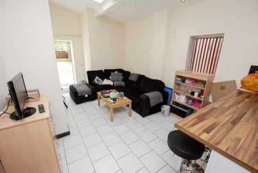 5 bed house, Teignmouth Road, Selly Park, Birmingham, B297BA - Image 2