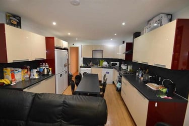 6 bed house, Dawlish Road, Selly Park, Birmingham, B297AS - Image 1