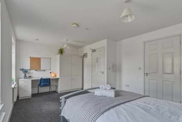 6 bed house, 35 Oak Street, City Centre, Norwich, NR33AE - Image 1