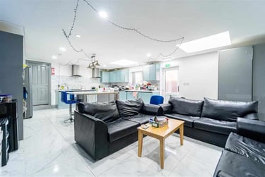 9 bed house, Gibbins Road, Selly Oak, Birmingham, B296QR - Image 2