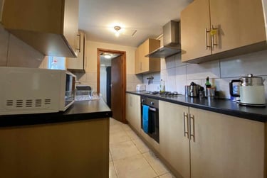 3 bed house, Cathays, Cardiff, CF244BJ - Image 1