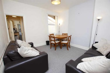 4 bed house, Warwards Lane, Selly Park, Birmingham, B297QX - Image 1