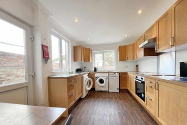 5 bed house, Bonhay Road, St David's, Exeter, EX44BL - Image 3