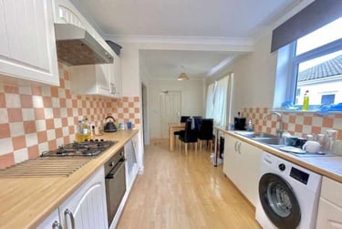 5 bed house, 388 Bowthorpe Road, Earlham, Norwich, NR58AG - Image 1