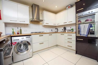 6 bed house, Hubert Road, Selly Park, Birmingham, B296EP - Image 2