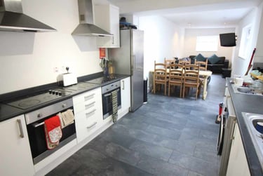 7 bed house, Roath, Plasnewydd, Cardiff, CF244RQ - Image 1