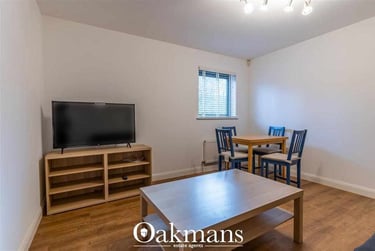 2 bed flat, Bristol Road, Selly Park, Birmingham, B57SQ - Image 2
