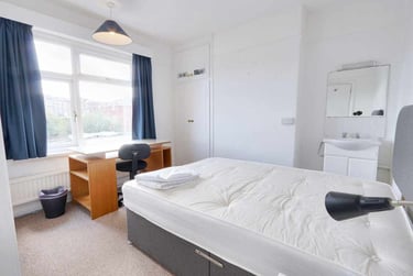 6 bed house, Tresillian Gardens, Mount Pleasant, Exeter, EX47AJ - Image 10