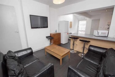 4 bed house, Dawlish Road, Selly Park, Birmingham, B297AF - Image 1