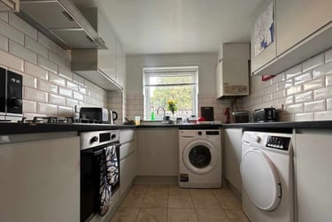 6 bed house, Cathays, Cardiff, CF244DP - Image 1