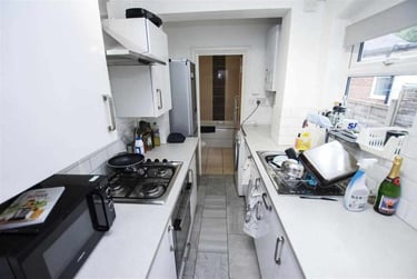 4 bed house, Dawlish Road, Selly Park, Birmingham, B297AH - Image 2