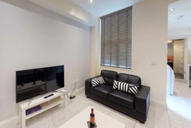 4 bed house, Gaul Street, City Centre, Leicester, LE30AW - Image 1