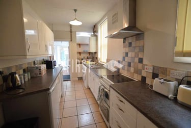 3 bed house, Knighton Fields Road East, Knighton, Leicester, LE26DQ - Image 2